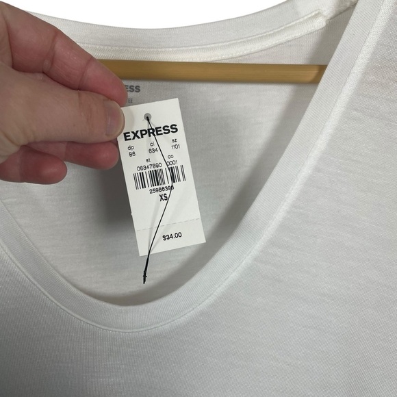 NWT Express Women’s Relaxed Scoop Neck Tee in White Size XS - Picture 9 of 9